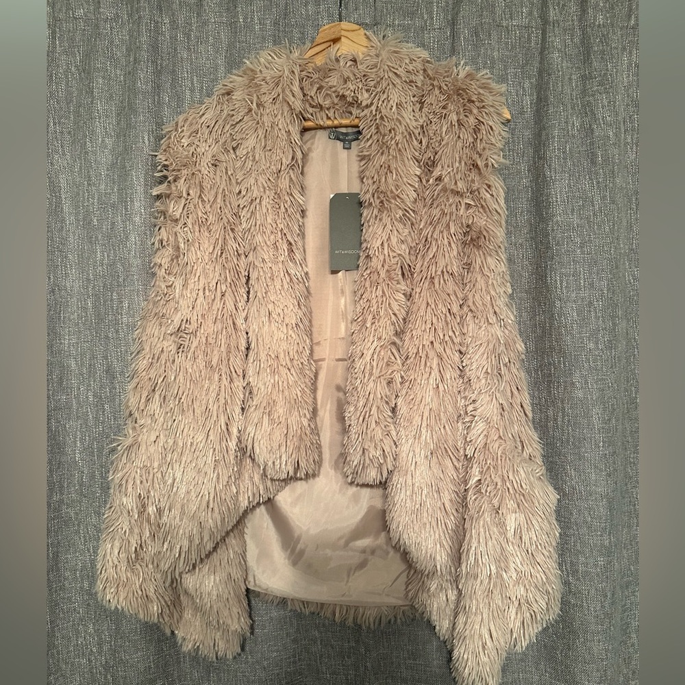 Fuzzy vest. Taupe. Medium. Pockets. Never worn.